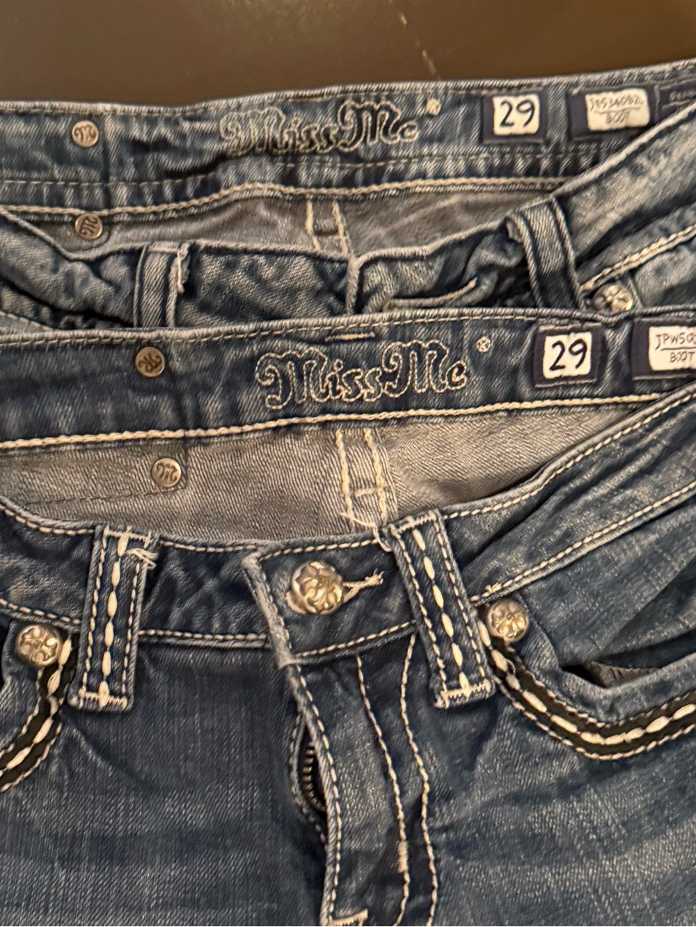 Miss Me duo! 2 size 29 Miss me jeans excellent condition from the buckle